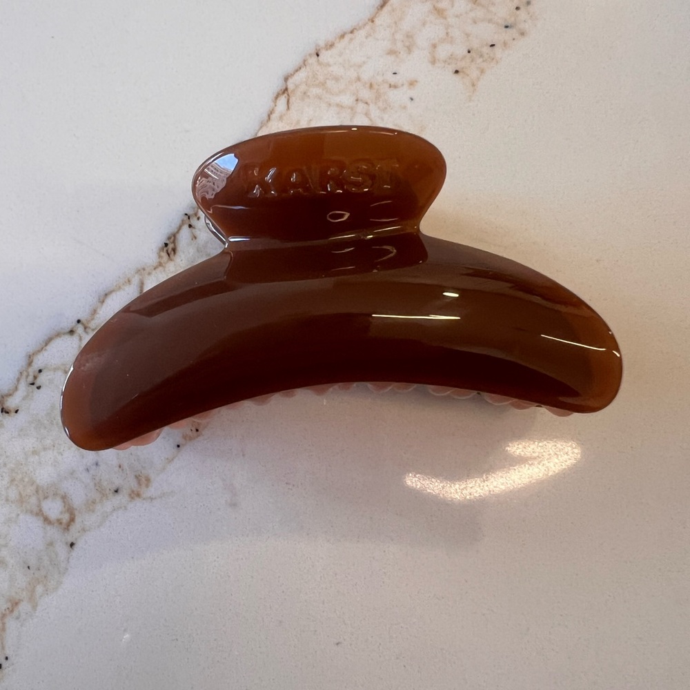 KARST Glossy Brown Hair Claw Clip